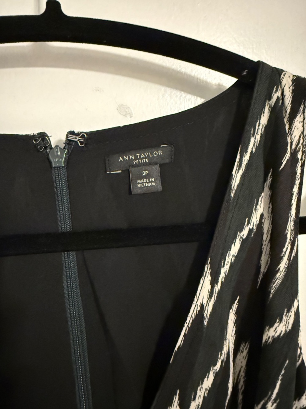 ANN TAYLOR - Picture 3 of 3